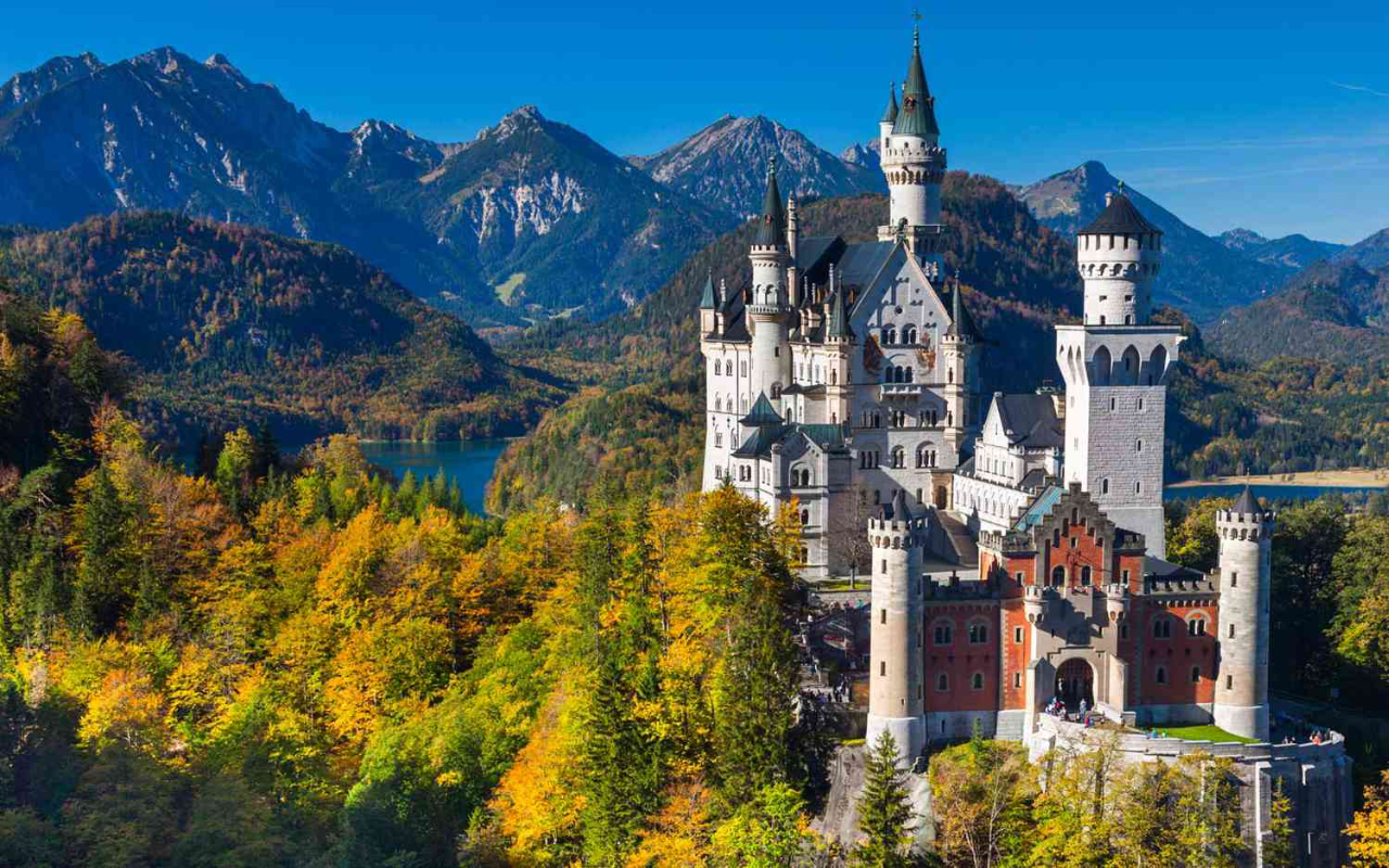 Image for living-the-fairy-tale-staying-in-european-castles-in-2024